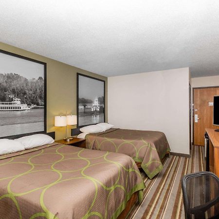 Super 8 By Wyndham Storm Lake Exterior photo